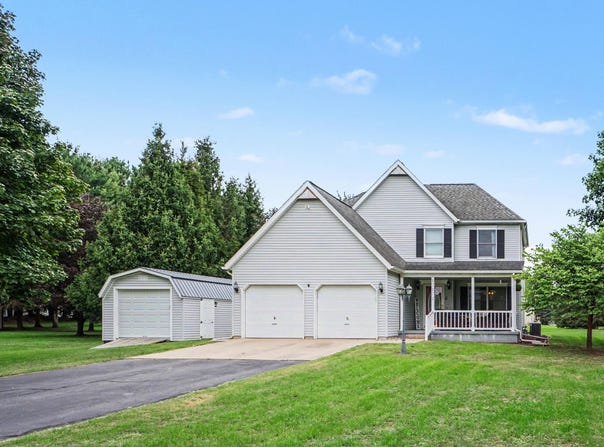 17172 Cherokee Trail, Three Rivers, MI 49093