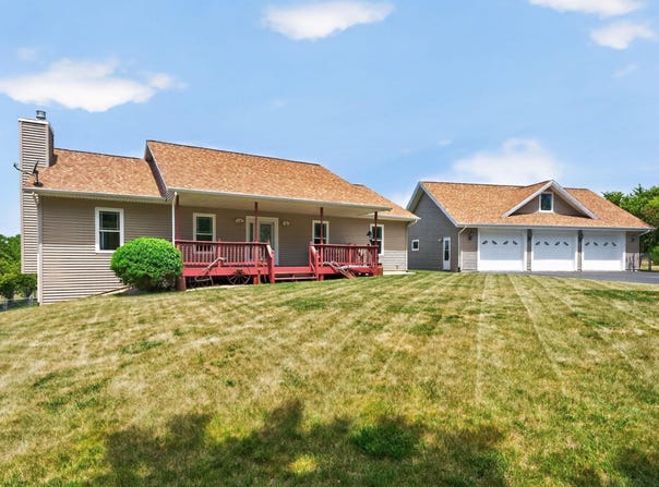 6880 E CHERRY HILL Road, RIDOTT, IL 61067