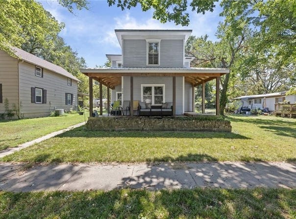 324 W 3rd Avenue, Garnett, KS 66032