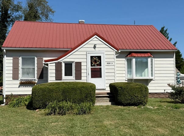 608 Elm St., Carmi, IL 62821