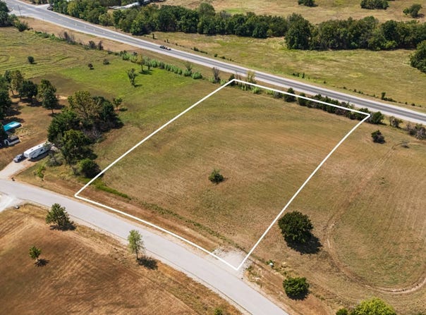 Deer Trail Dr, Independence, KS 67301