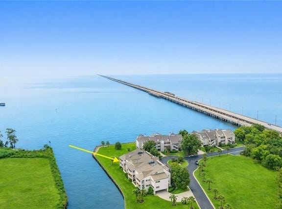 303 MARINERS ISLAND Boulevard, Mandeville, LA 70448