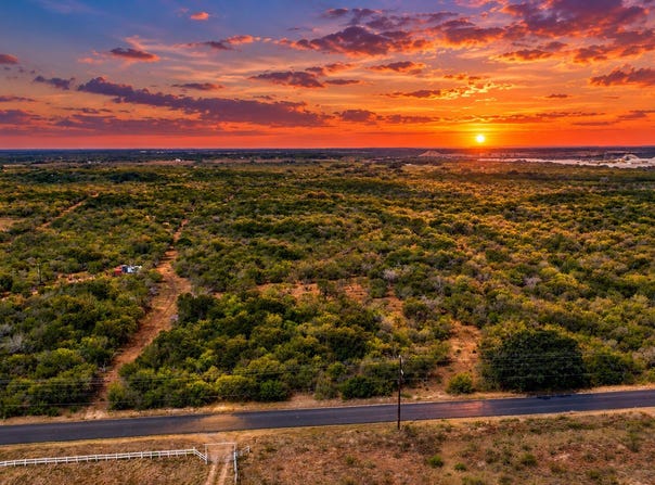 CR 265 TX, Hondo, TX 78861