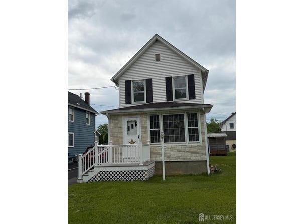 44 John Street, Helmetta, NJ 08828