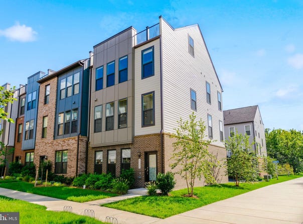 2483 LIBERTY Loop, HERNDON, VA 20171