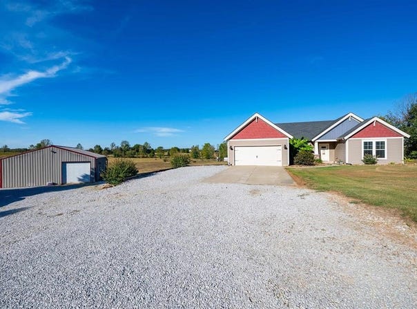 2811 Moseley Rd., Utica, KY 42376