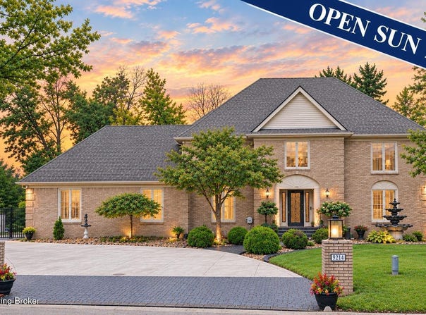9214 Woodhurst Ct, Louisville, KY 40222
