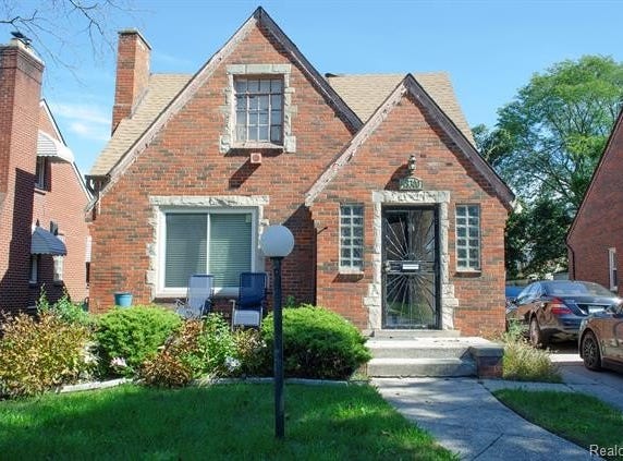18300 Robson Street, Detroit, MI 48235