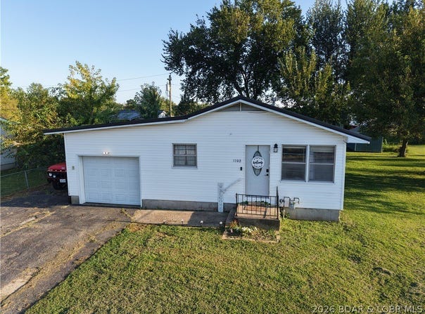 1102 Clay Street, Versailles, MO 65084