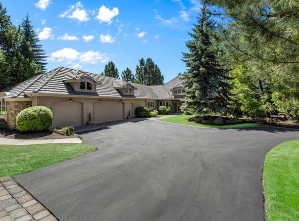 19490 Green Lakes Loop, Bend, OR 97702