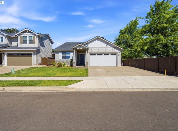 2748 NW WILLIAM Dr, McMinnville, OR 97128