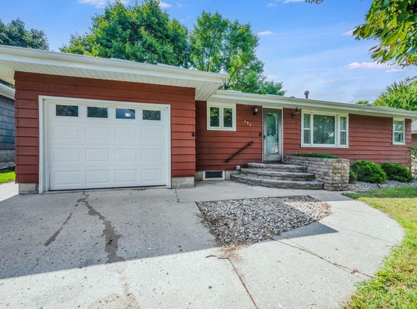 453 17th Street, Windom, MN 56101