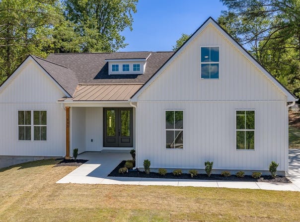 323 Wall Street, Campobello, SC 29322