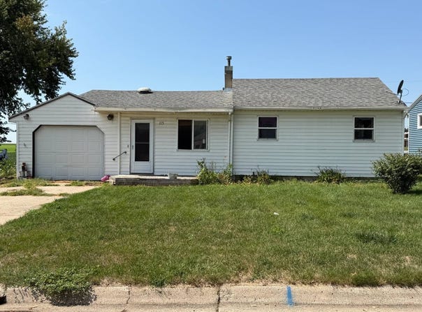 115 Albers, Holstein, IA 51025