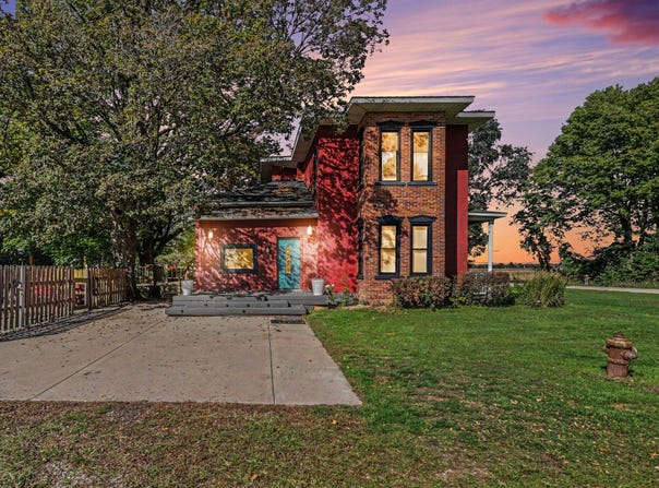 55686 Parkville Road, Mendon, MI 49072
