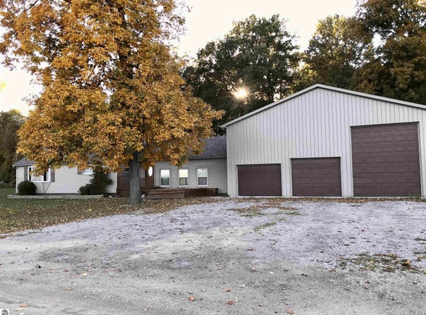 6510 S Begole Road, Perrinton, MI 48871
