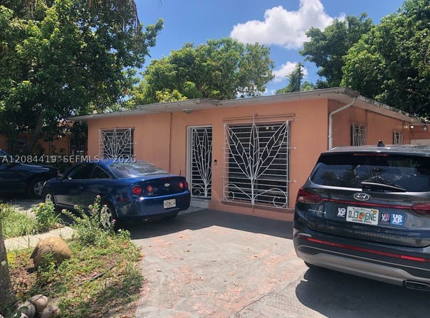 770 E 17th St, Hialeah, FL 33010