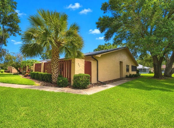 645 BROADMOOR Circle, WINTER HAVEN, FL 33884