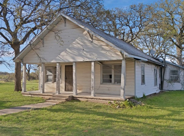 202 Johns Drive, Chico, TX 76431