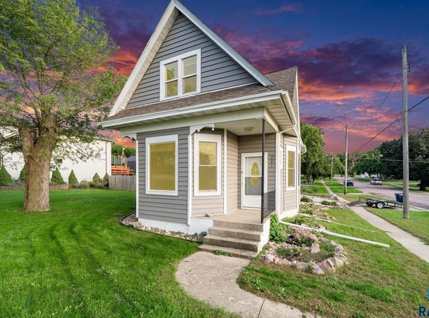 201 Nidaros Ave, Baltic, SD 57003-3008