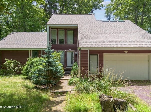3217 Beech Ridge Drive, Pocono Summit, PA 18346