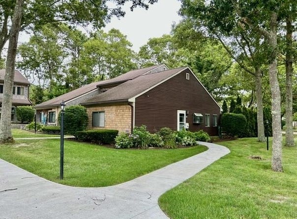 20 Roundhouse Road, Bourne, MA 02532