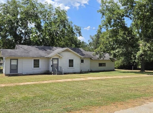 192 Austin Street, TIMPSON, TX 75975