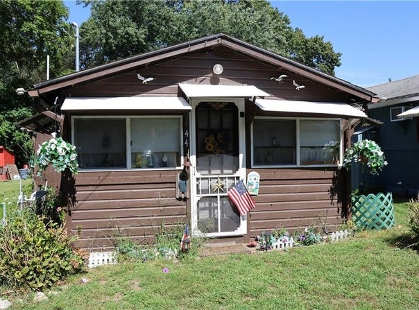 44 E Andrew Comstock Road, Warwick, RI 02886