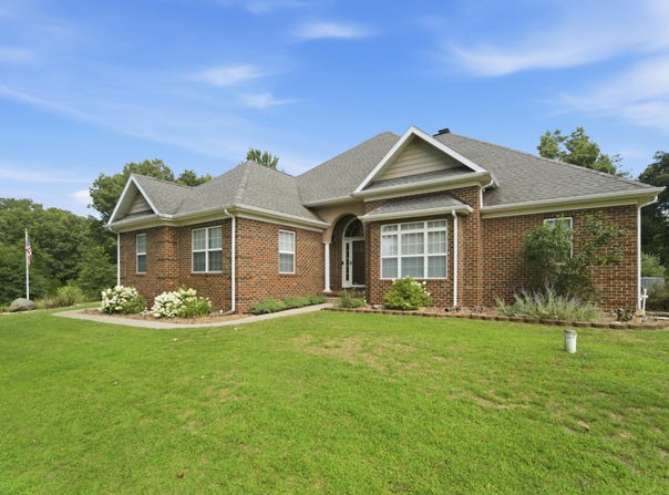 6776 Fox Crossing, Knox, IN 46534