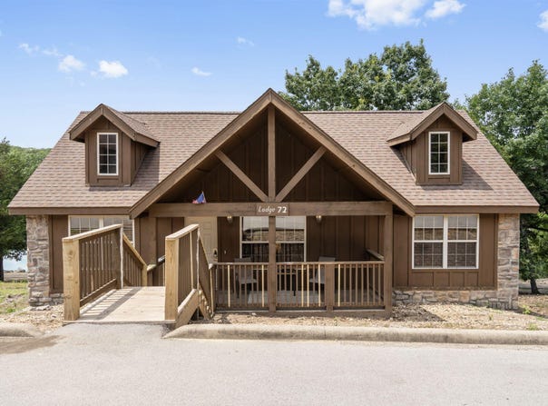 103 Cantwell Lane, Branson West, MO 65737
