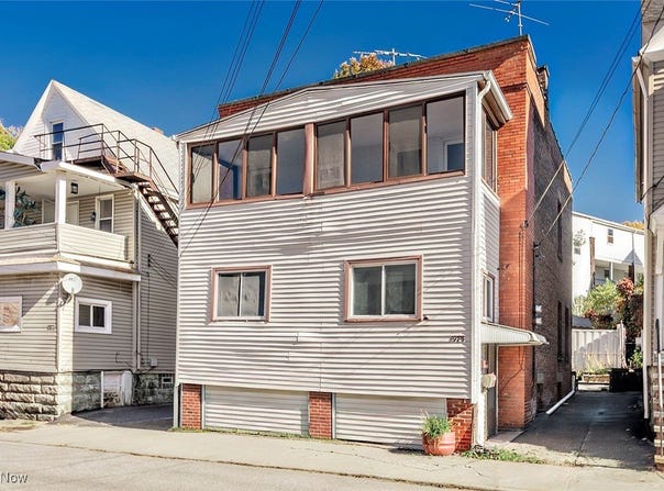 1975 E 124th Place, Cleveland, OH 44106