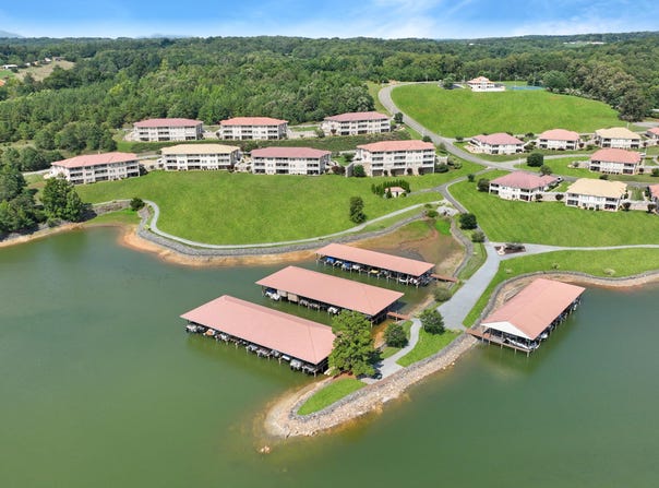 1112 Siesta Key Ct, Moneta, VA 24121