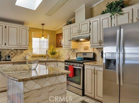 22840 Sterling, Palm Springs, CA 92262