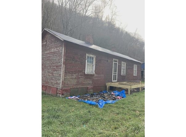 2687 Miracle Mtn. Rd, ELBERT, WV 24830
