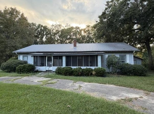 1001 Main St, New Augusta, MS 39462