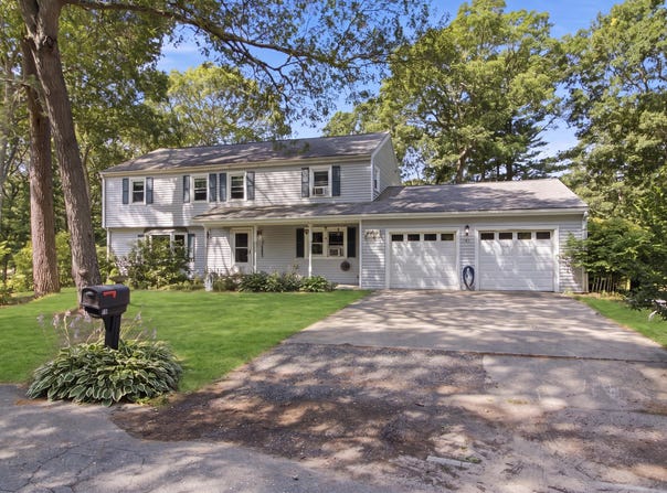 10 Roberta Drive, Onset, MA 02558
