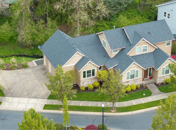 1271 SW FOREST GLEN Dr, McMinnville, OR 97128