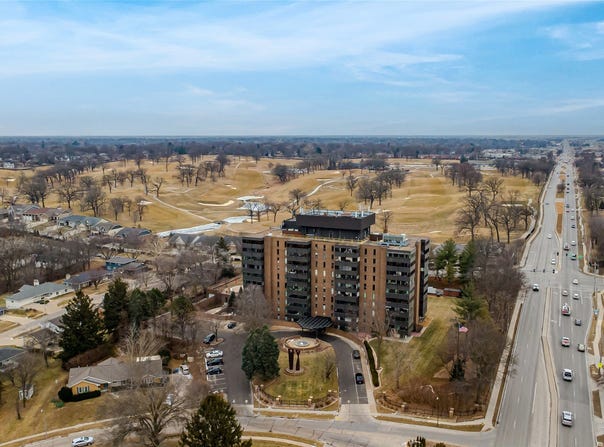 3131 Fleur Drive, Des Moines, IA 50321