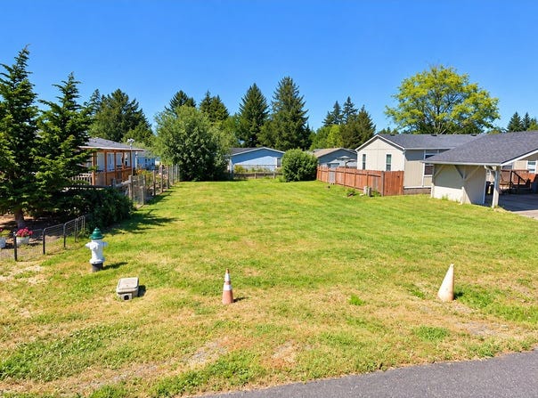 Mathew Ln, CoosBay, OR 97420