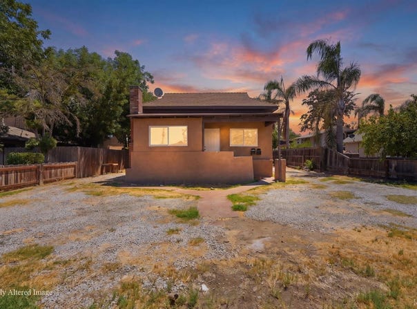 523 E 11th Street, Hanford, CA 93230