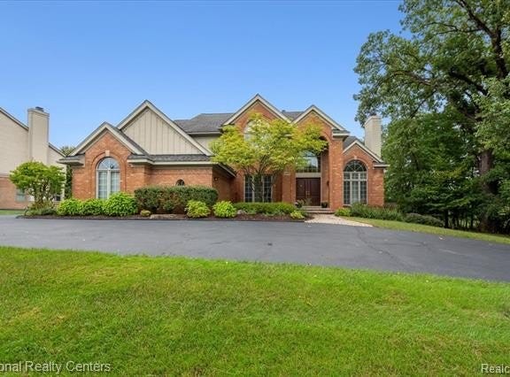 6951 Brook Hollow Court, West Bloomfield Twp, MI 48322