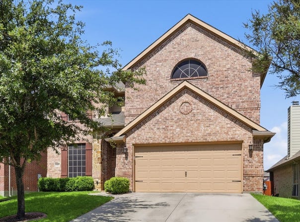 1905 Fountain Meadows Drive, Euless, TX 76039