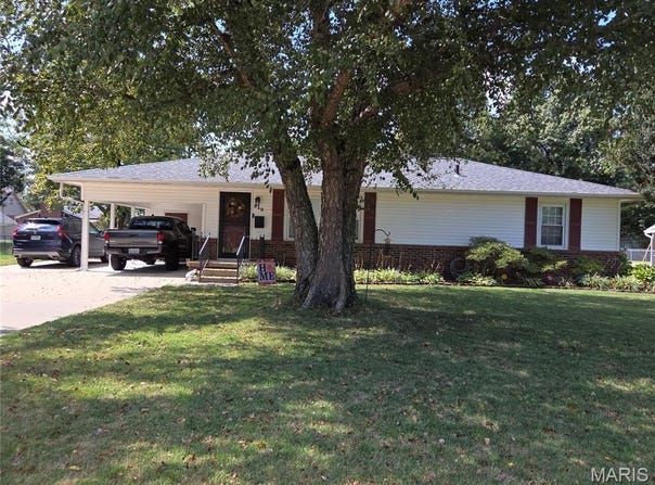 919 Hawthorn Drive, Sikeston, MO 63801