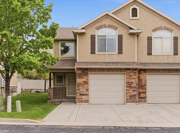2082 N EVANS COVE Loop W, Layton, UT 84041