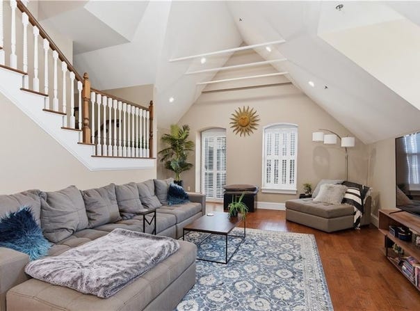 1000 Chapel View Boulevard, Cranston, RI 02920
