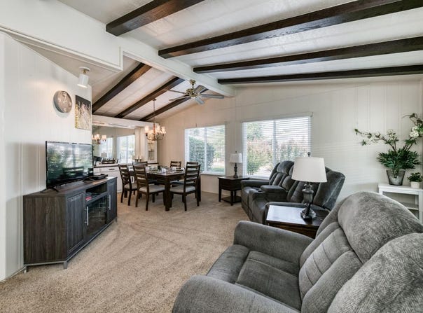 1300 W Olson Avenue, Reedley, CA 93654