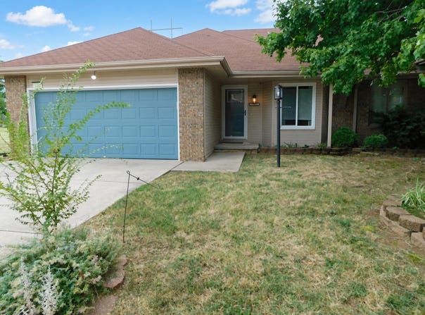 3150 S Sagamont Avenue, Springfield, MO 65807