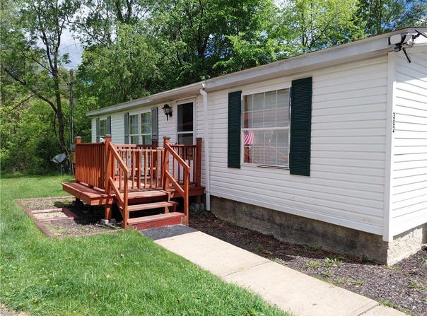 302 Polo Dr, Shelocta, PA 15774