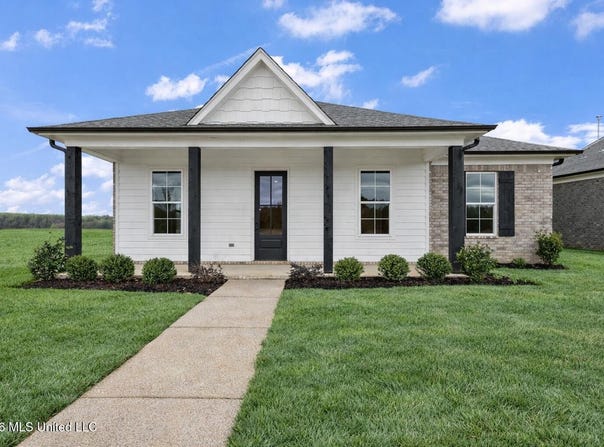 490 Bolivar Drive, Nesbit, MS 38651
