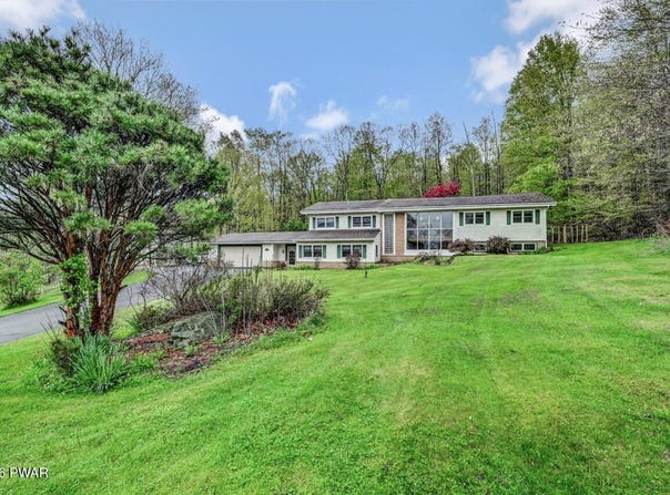113 Wilcrest Road, Roaring Brook Township, PA 18444